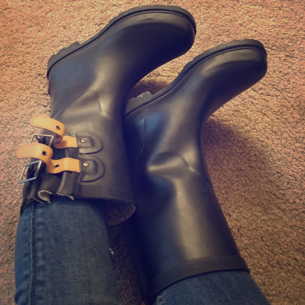 Cholla rain boots! Worn one time!